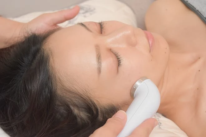 美肌リフトアップフェイシャル|春日市JIYU-肌愈の60分施術